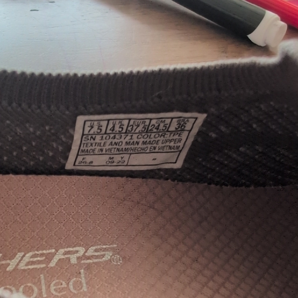 Skechers Women's Gray Slip-On Sneakers - Picture 2 of 6